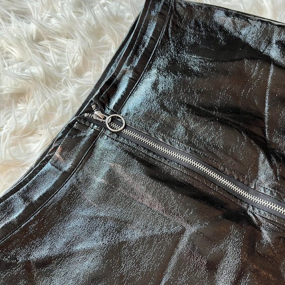 ICHI Vinyl Black Skirt with Zip - Picture 5 of 5